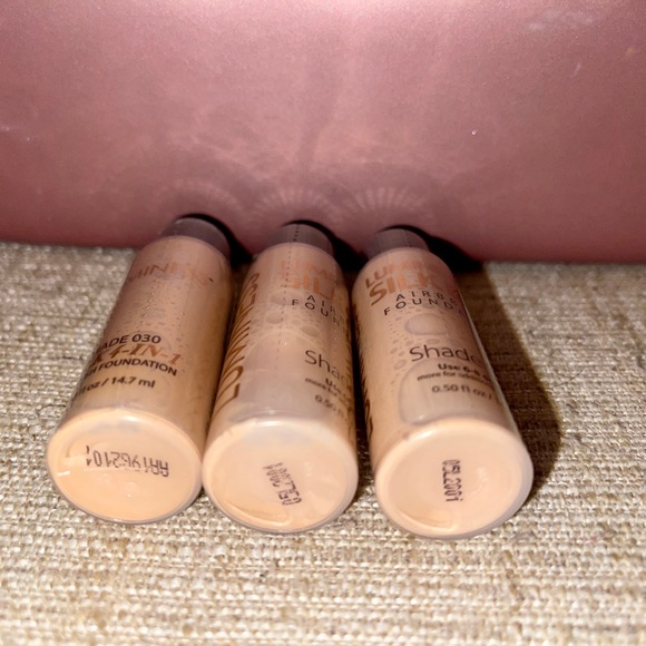 Luminess Air Silk 4-in-1 Airbrush Foundation Shade 030 price is for one bottle - Picture 3 of 3